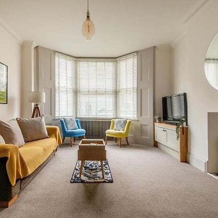 Beautiful, Central, 3 Min Walk From Beach, 2 King Doubles Brighton Exterior photo